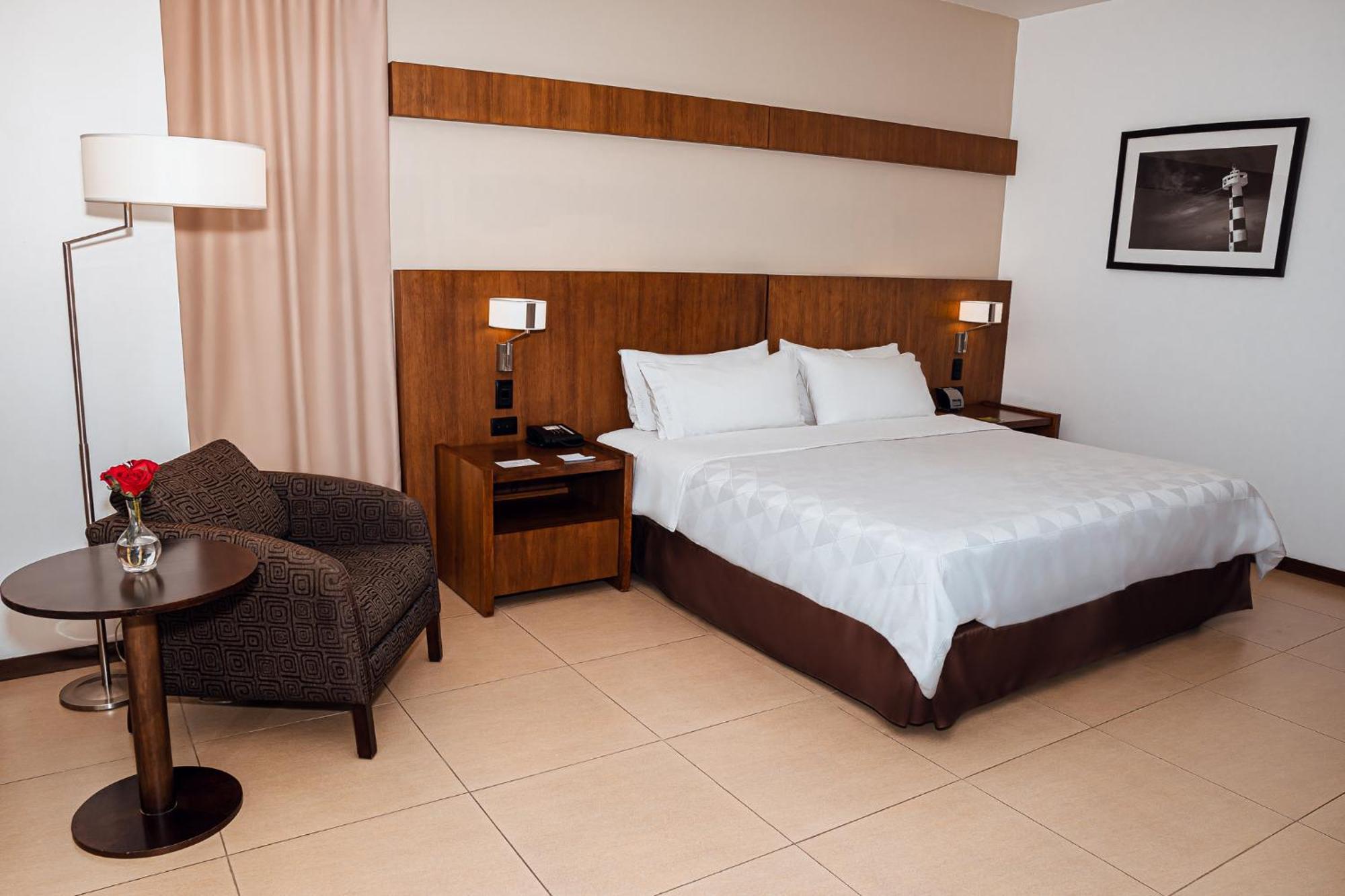 ฮอลิเดย์อินน์ กวายากิล แอร์พอร์ต ภายนอก รูปภาพ A room at the hotel