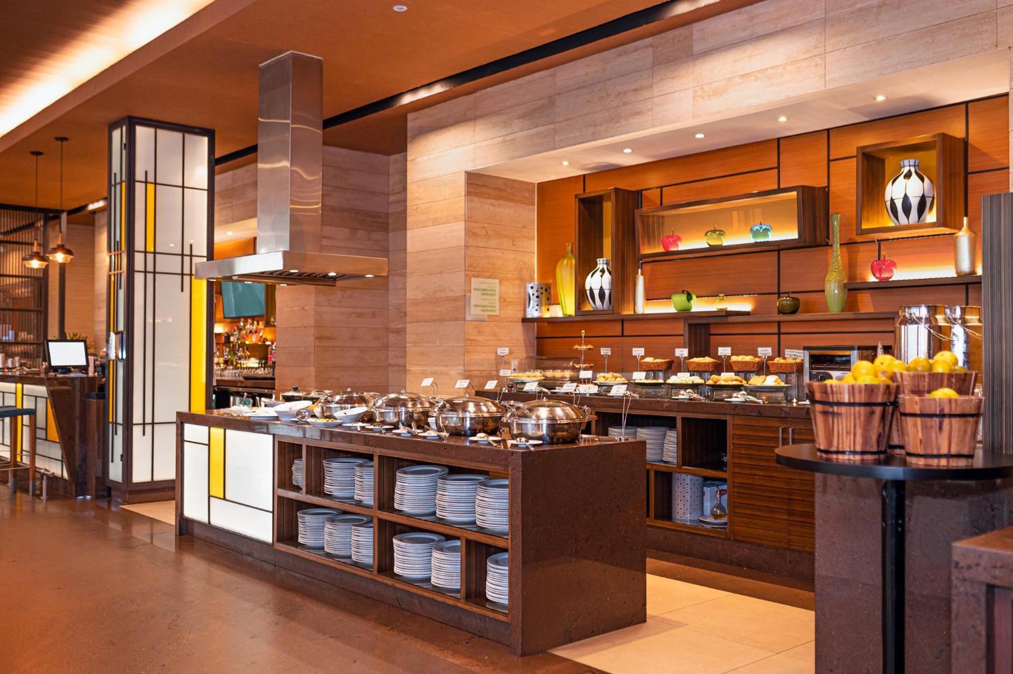 ฮอลิเดย์อินน์ กวายากิล แอร์พอร์ต ภายนอก รูปภาพ The buffet at the hotel