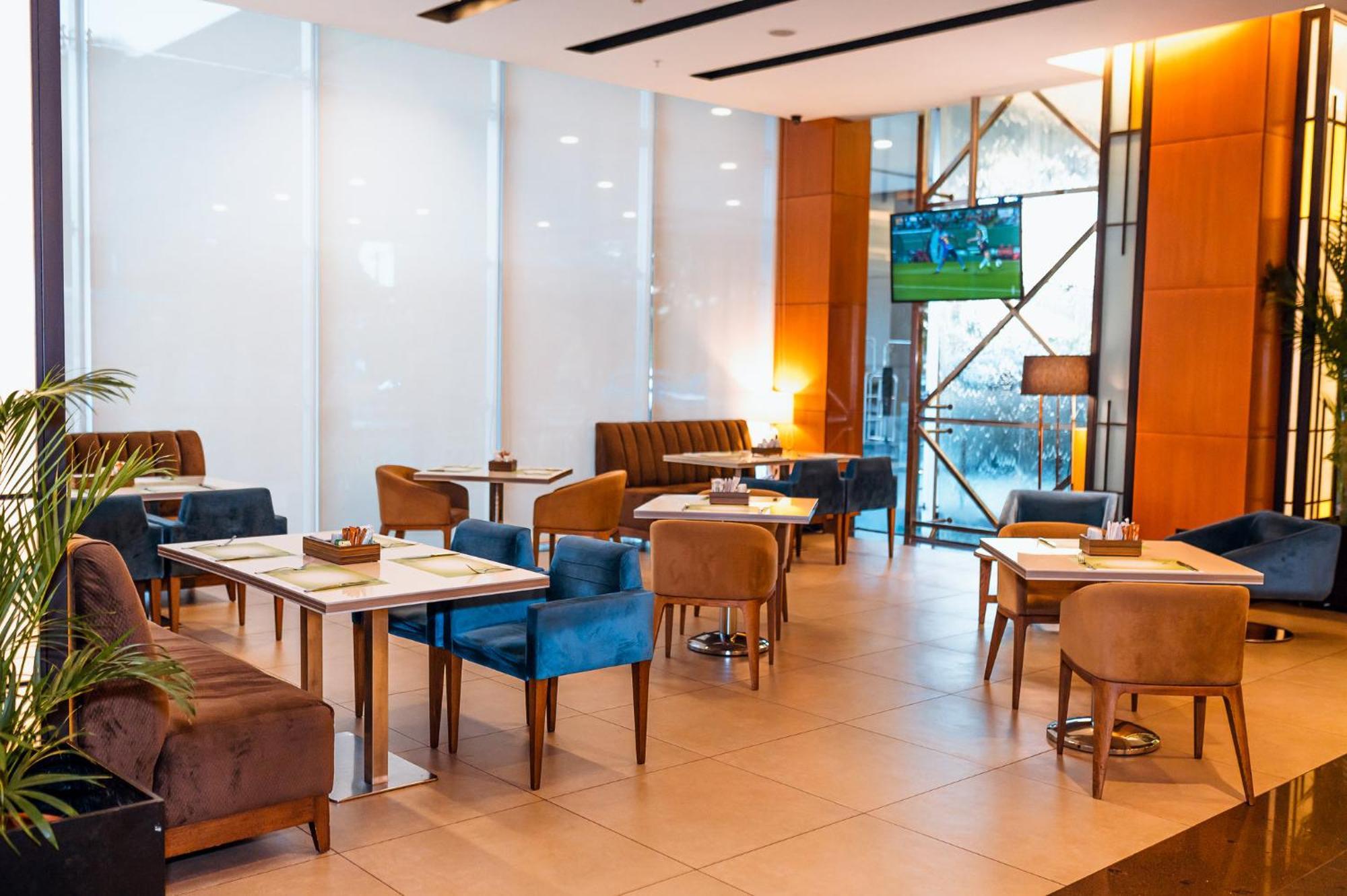 ฮอลิเดย์อินน์ กวายากิล แอร์พอร์ต ภายนอก รูปภาพ The lounge at the airport