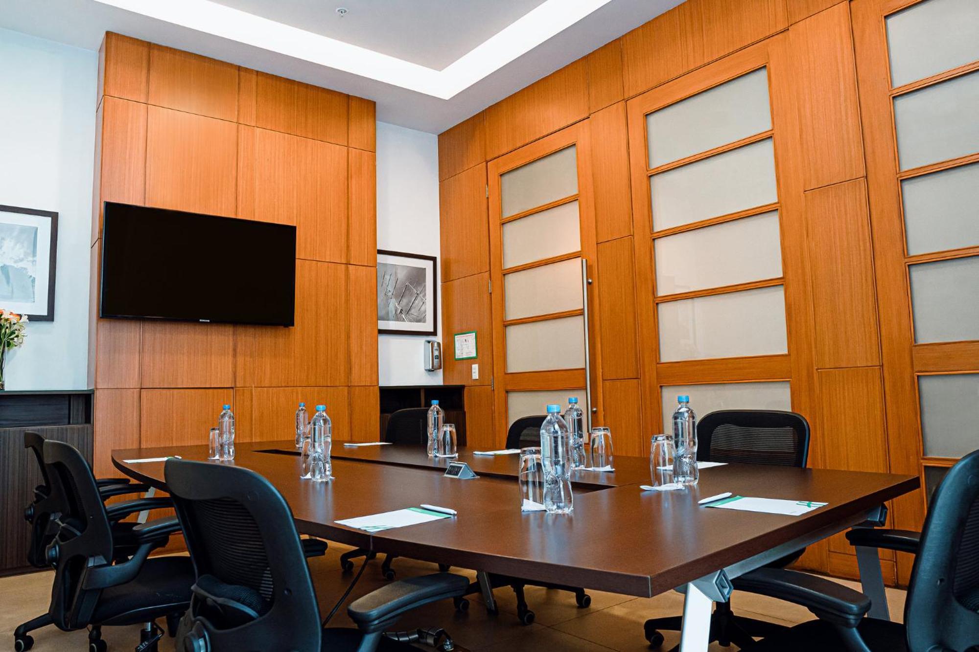 ฮอลิเดย์อินน์ กวายากิล แอร์พอร์ต ภายนอก รูปภาพ Meeting room at the headquarters of the African Union