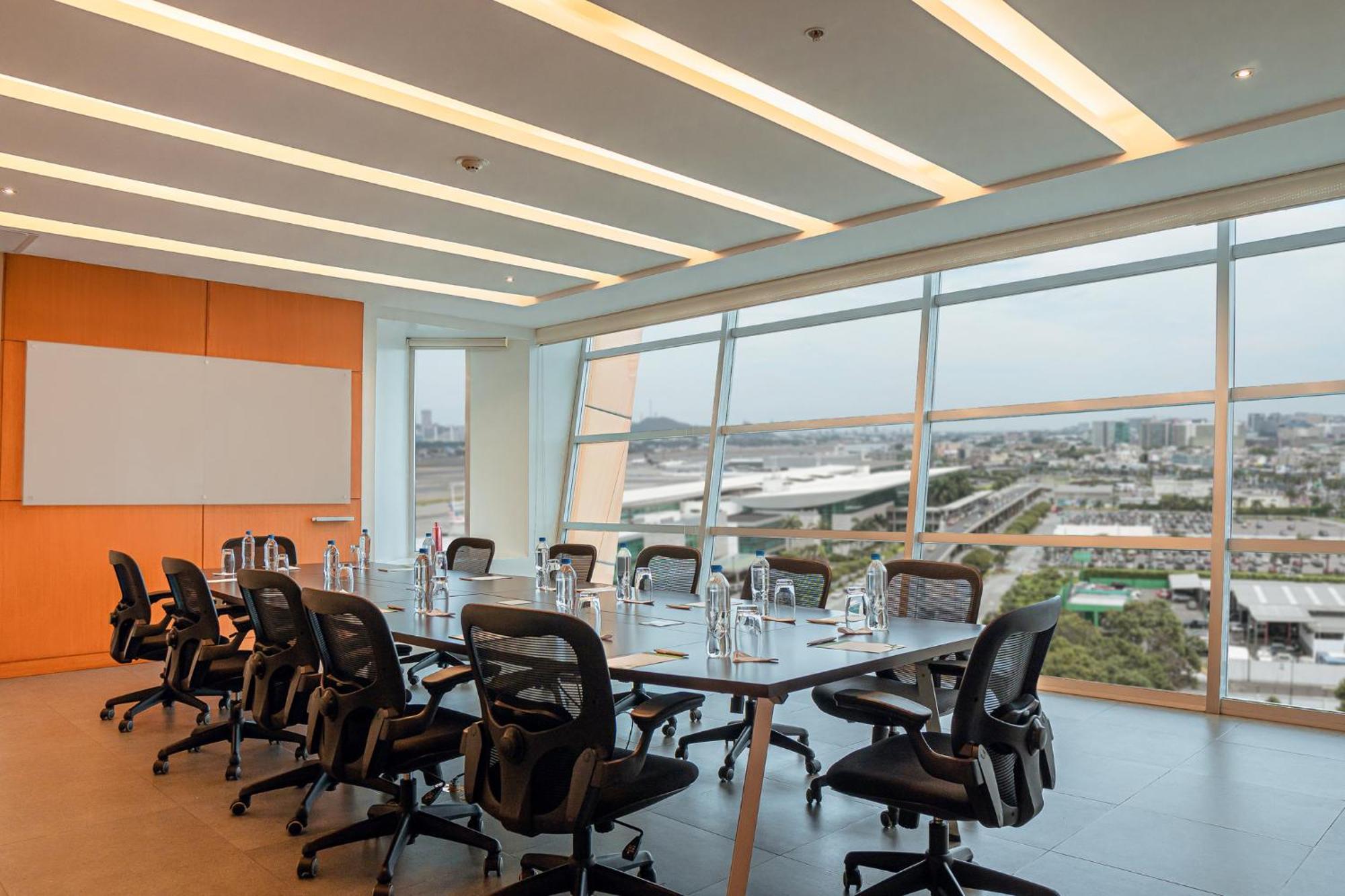 ฮอลิเดย์อินน์ กวายากิล แอร์พอร์ต ภายนอก รูปภาพ Meeting room